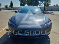2024 Tesla Model 3 фото
