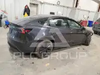 2024 Tesla Model 3 фото