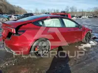 2024 Tesla Model 3 фото