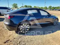 2024 Tesla Model 3 фото