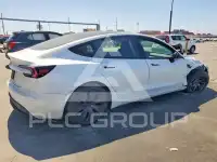 2024 Tesla Model 3 фото