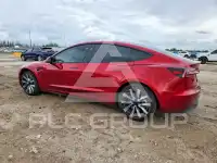 2024 Tesla Model 3 фото