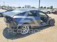 2024 Tesla Model 3 фото