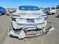2024 Tesla Model 3 фото