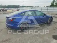 2024 Tesla Model 3 фото