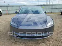 2024 Tesla Model 3 фото