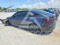 2024 Tesla Model 3 фото