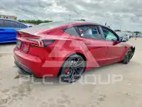 2024 Tesla Model 3 фото