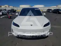 2024 Tesla Model 3 фото