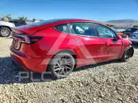 2024 Tesla Model 3 фото