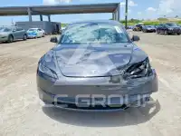 2024 Tesla Model 3 фото