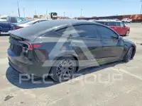 2024 Tesla Model 3 фото