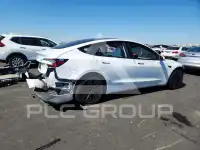 2024 Tesla Model 3 фото