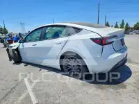 2024 Tesla Model 3 фото