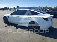 2024 Tesla Model 3 фото