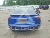 2024 Tesla Model 3 фото