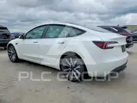 2024 Tesla Model 3 фото