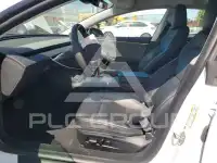2024 Tesla Model 3 фото
