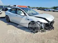 2024 Tesla Model 3 фото