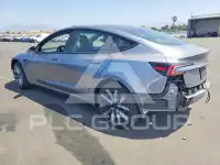 2024 Tesla Model 3 фото