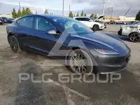 2024 Tesla Model 3 фото