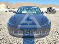 2024 Tesla Model 3 фото