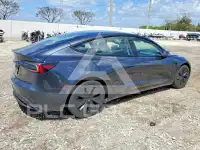2024 Tesla Model 3 фото