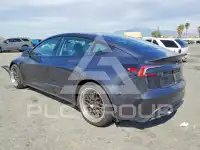2024 Tesla Model 3 фото