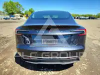 2024 Tesla Model 3 фото