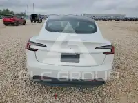 2024 Tesla Model 3 фото