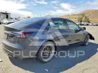 2024 Tesla Model 3 фото