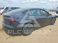 2024 Tesla Model 3 фото