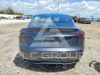 2024 Tesla Model 3 фото