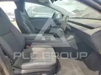 2024 Tesla Model 3 фото