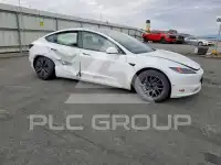 2024 Tesla Model 3 фото