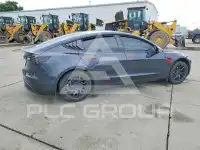 2024 Tesla Model 3 фото