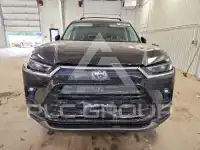 2024 Toyota Highlander photo