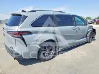 2024 Toyota SIENNA фото