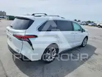 2024 Toyota SIENNA фото