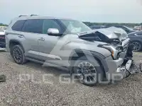 2024 Toyota SEQUOIA фото
