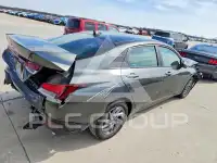 2024 Hyundai Elantra photo