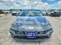2024 Hyundai Elantra фото
