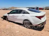 2024 Hyundai Elantra фото