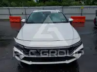 2024 Hyundai Elantra фото
