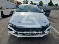 2024 Hyundai Elantra фото