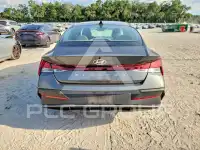 2024 Hyundai Elantra фото