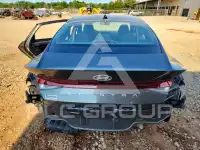 2024 Hyundai Elantra фото