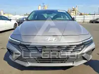 2024 Hyundai Elantra фото