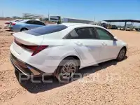 2024 Hyundai Elantra фото