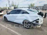 2024 Hyundai Elantra фото